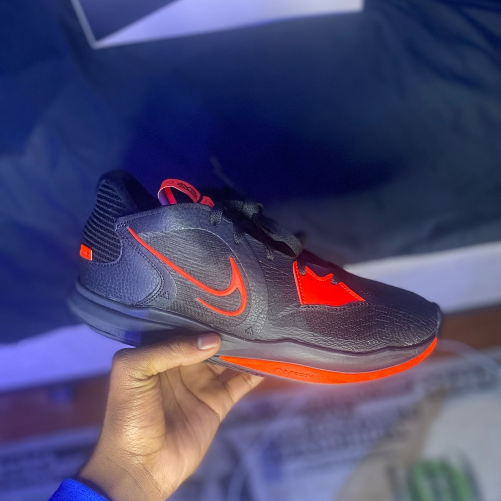 Kyrie 5 Low Black Bright Crimson